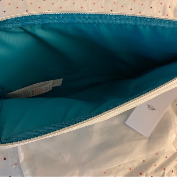 ⛔️SOLD⛔️🆕 MINI COOPER COLOR BLOCK TABLET COVER - Picture 4 of 6